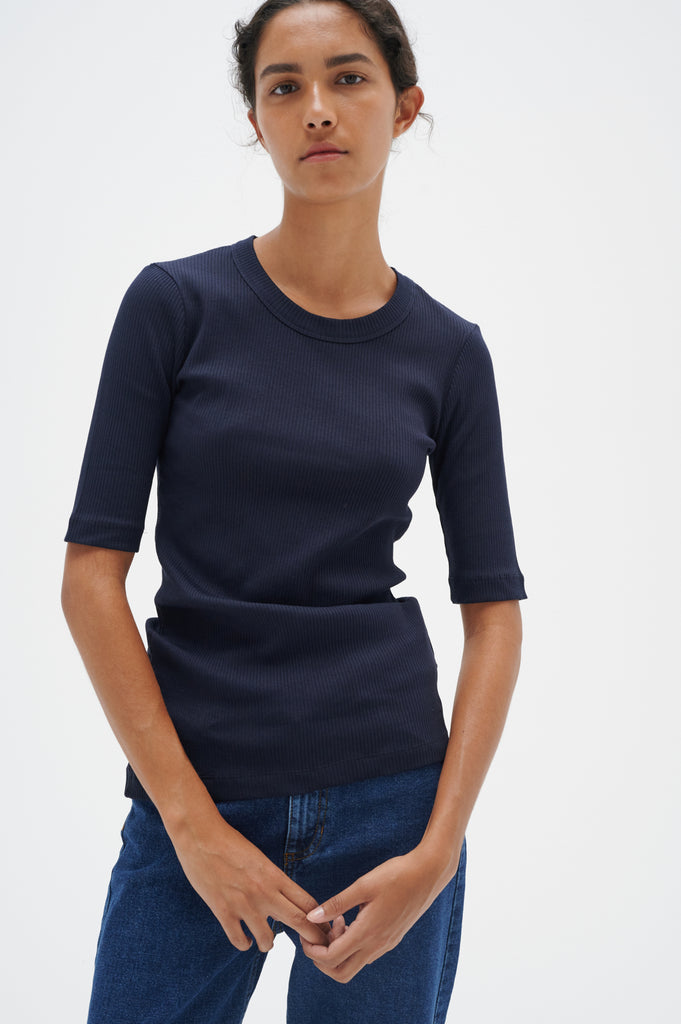 Dagna marine blue InWear dispo chez Jupon Pressé, Québec, Canada