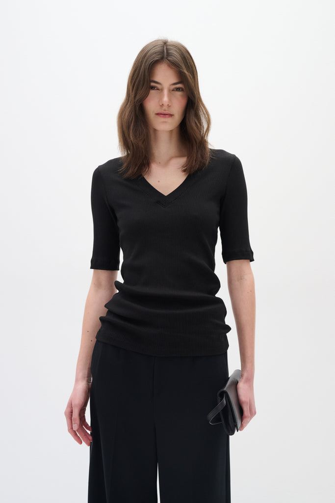 Haut Dagna col V noir InWear Canada