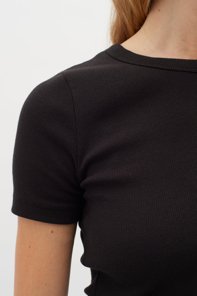 LOLAHIW BASE T-SHIRT