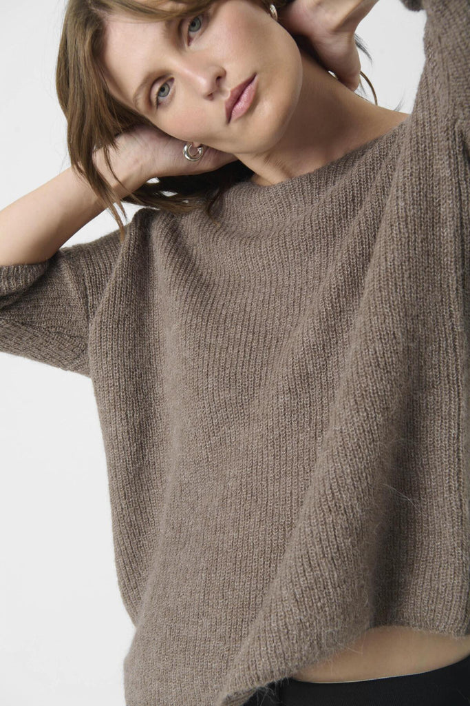 Pull SLTuesday walnut Soaked in Luxury Québec, Canada