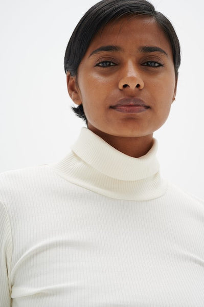 Col roulé Dagna whisper white InWear disponible chez Jupon Pressé, Québec, Canada