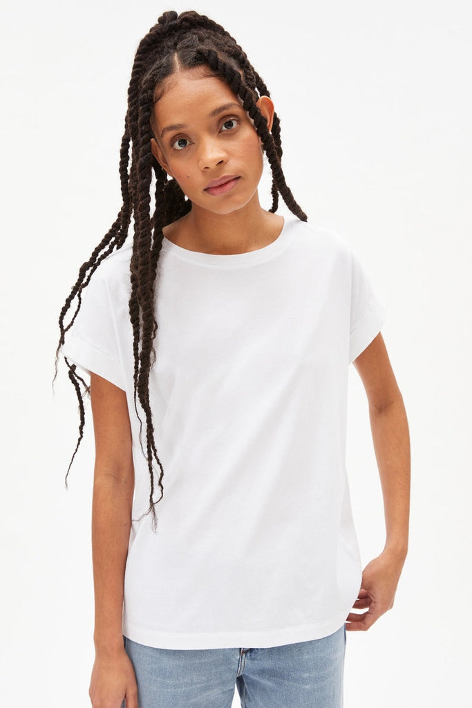 Tee-shirt en coton biologique Idaara Armedangels chez Jupon Pressé, Québec, Canada