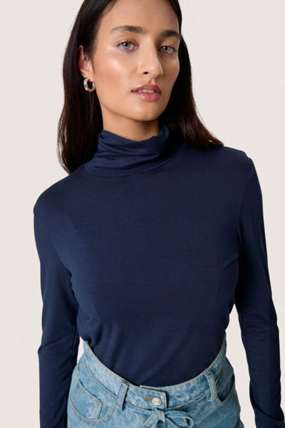 SLHanadi Rollneck Soaked in Luxury Québec, Canada