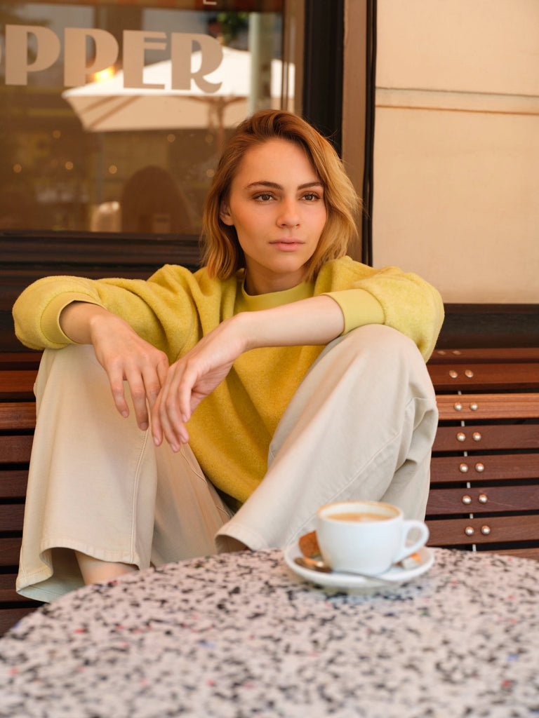 YAYA  marque YAYA  vêtements YAYA  mode néerlandaise  vêtements féminins intemporels  style chic décontracté  look naturel et élégant  vêtements doux et féminins  collections durables pour femme  lifestyle YAYA