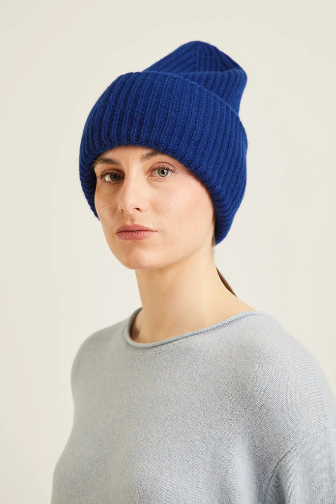 Tuque en laine mérinos Lucy bleu royal par Naïf Québec, Canada