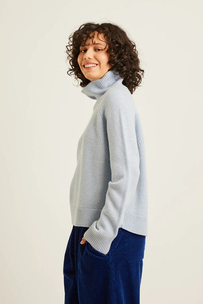 Col roulé en laine mérinos Elara bleu pâle Naïf Québec, Canada