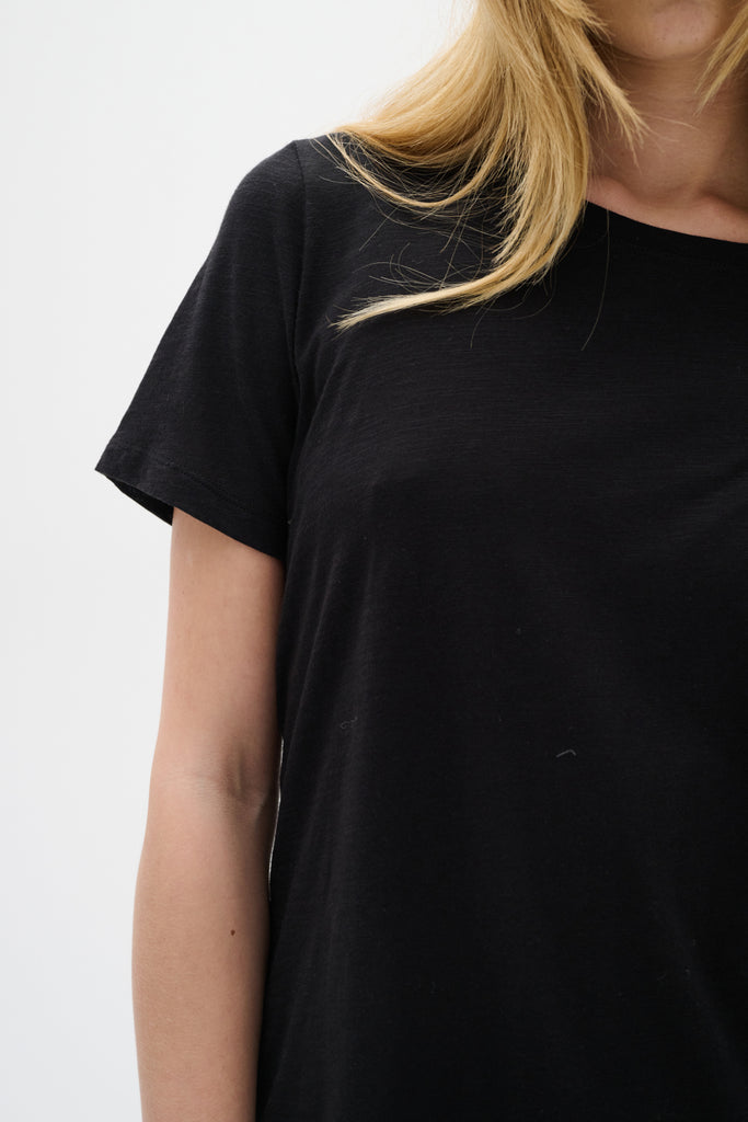 tee-shirt noir femme quebec canada