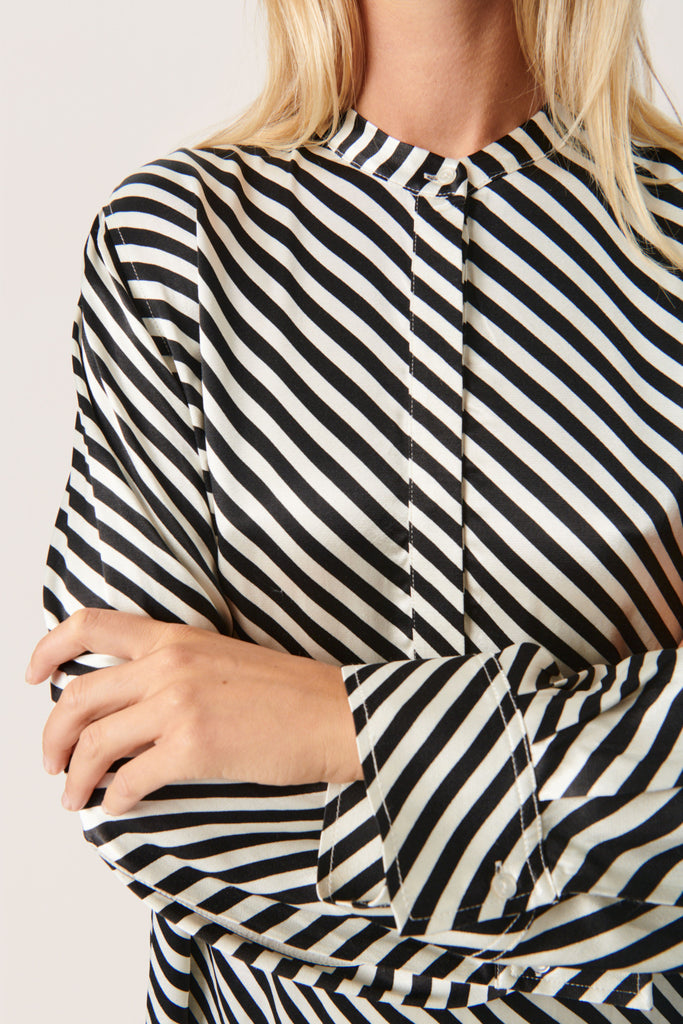 Blouse Soho Soaked in Luxury Canada