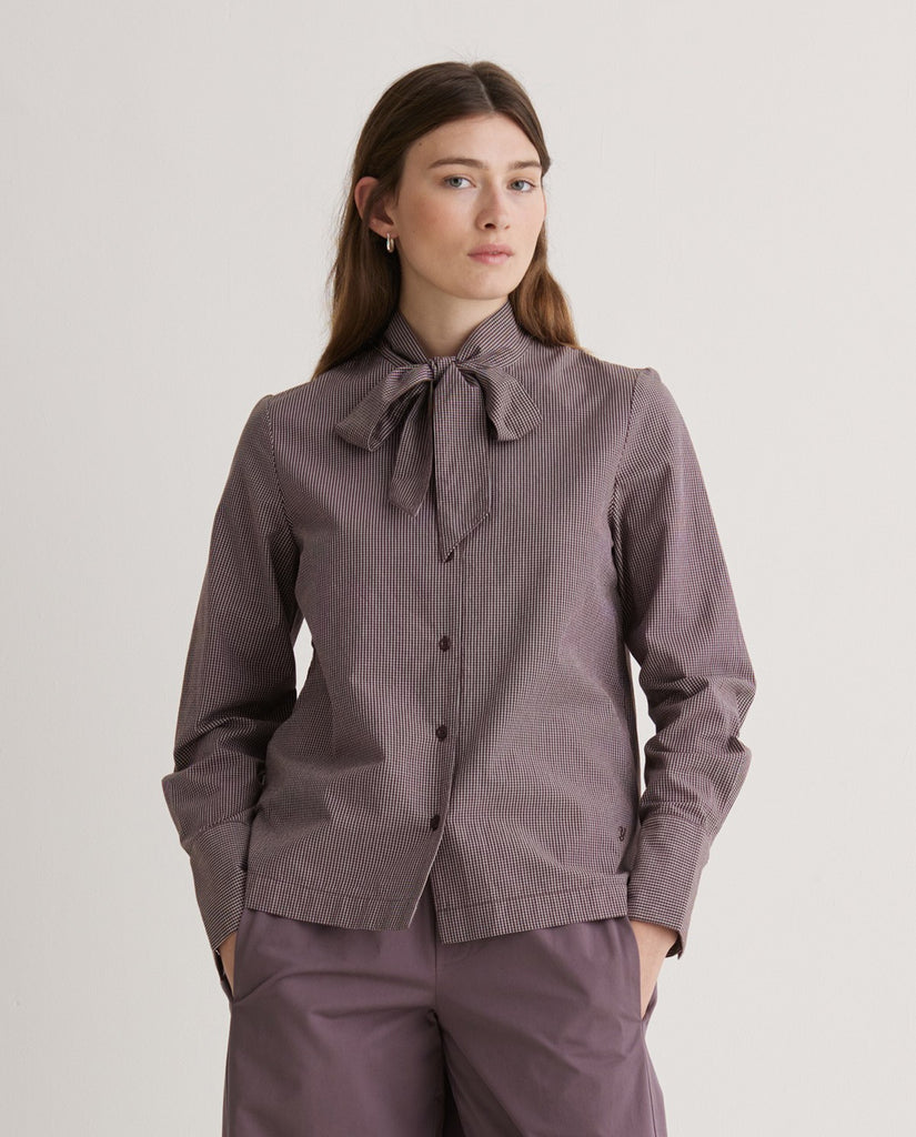 Blouse Yerse Québec, Canada