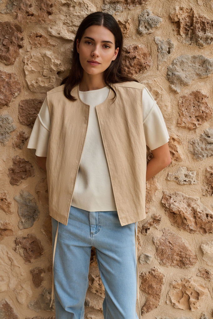 Veste sans manches beige femme Québec, Canada