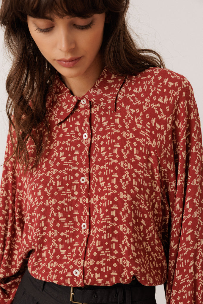 Chemise imprimé ethnique cerise Indi and Cold Québec, Canada