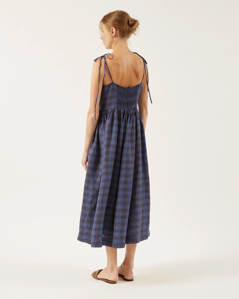 Robe Naïf Québec, Canada