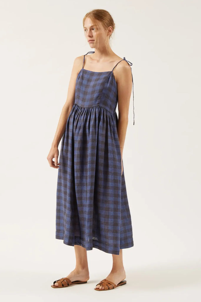 Robe en lin Gwen Naïf Québec, Canada