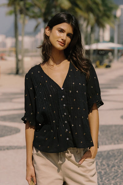 CHEMISE ROMANTIQUE BRODERIES FLEUR Indi & Cold Québec, Canada